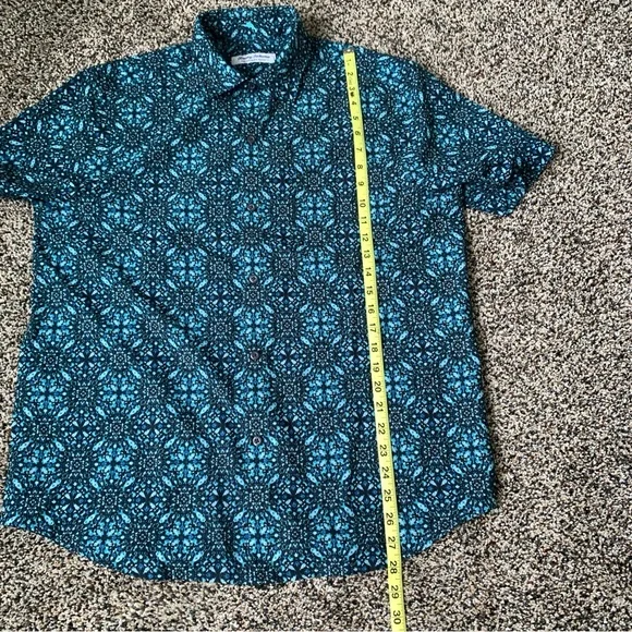 Men’s Tommy Bahama Coast Mosaic Geo Short Sleeve Beach Shirt size medium - Picture 8 of 9